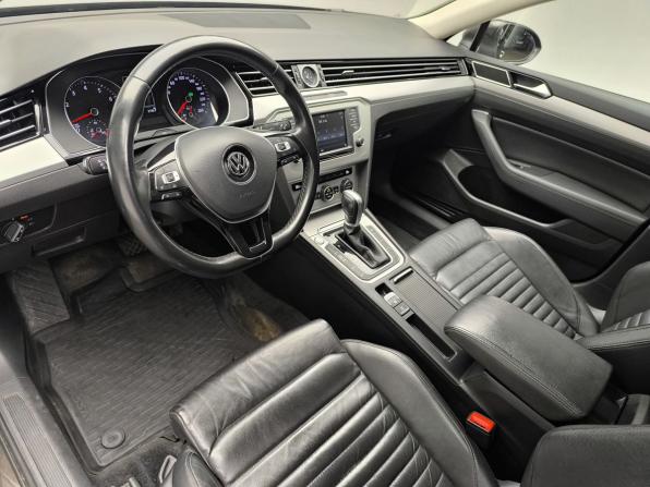Volkswagen Passat B8 с пробегом 2017 года, цена 1 749 000 рублей, 134131 км, седан, Автокод Объявления