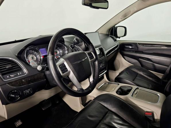 Chrysler Voyager V Рестайлинг с пробегом 2014 года, цена 1 500 000 рублей, 234066 км, минивэн, Автокод Объявления