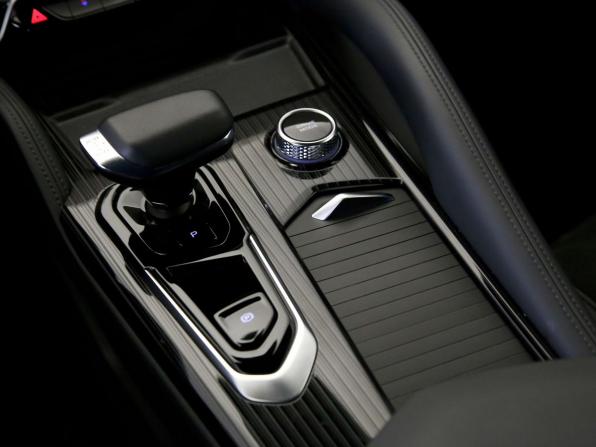 Geely Monjaro I с пробегом 2024 года, цена 3 390 000 рублей, 49211 км, внедорожник, Автокод Объявления