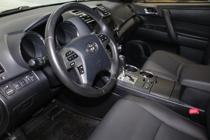 Toyota Highlander II (XU40) Рестайлинг с пробегом 2013 года, цена 1 999 000 рублей, 310690 км, внедорожник, Автокод Объявления