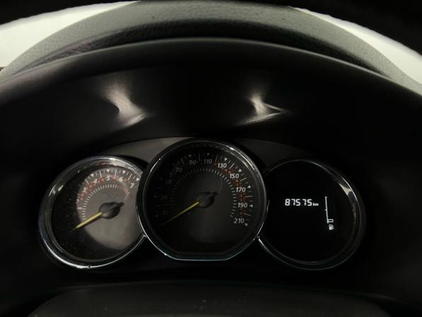Renault Logan II Рестайлинг с пробегом 2021 года, цена 1 035 000 рублей, 88000 км, седан, Автокод Объявления