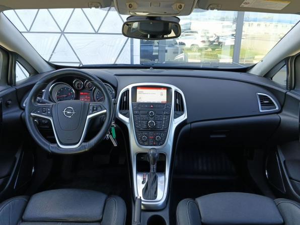 Opel Astra J Рестайлинг с пробегом 2014 года, цена 949 000 рублей, 171984 км, хэтчбек, Автокод Объявления