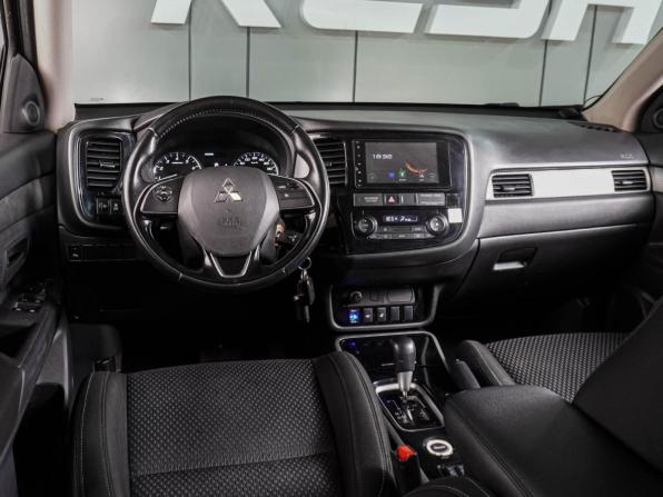 Mitsubishi Outlander III Рестайлинг 2 с пробегом 2017 года, цена 1 699 000 рублей, 179653 км, внедорожник, Автокод Объявления