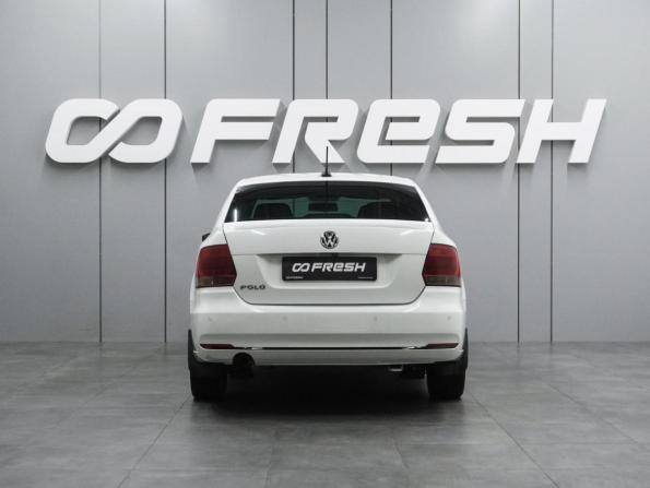 Volkswagen Polo V Рестайлинг с пробегом 2018 года, цена 1 119 000 рублей, 124054 км, седан, Автокод Объявления