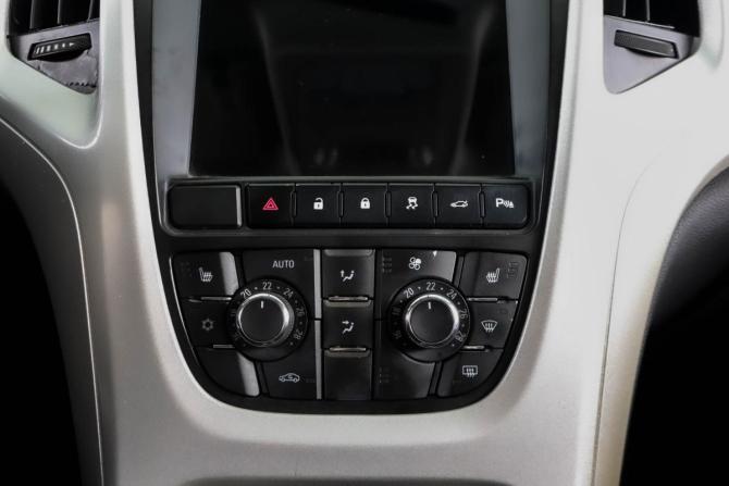 Opel Astra J с пробегом 2012 года, цена 579 000 рублей, 220000 км, хэтчбек, Автокод Объявления
