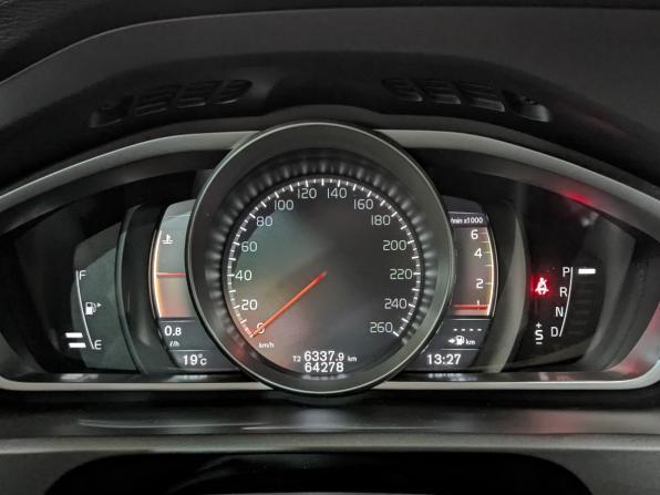 Volvo V40 Cross Country I Рестайлинг с пробегом 2019 года, цена 2 095 000 рублей, 64100 км, хэтчбек, Автокод Объявления