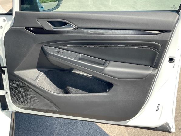 Volkswagen Golf VIII с пробегом 2023 года, цена 2 690 000 рублей, 60612 км, хэтчбек, Автокод Объявления