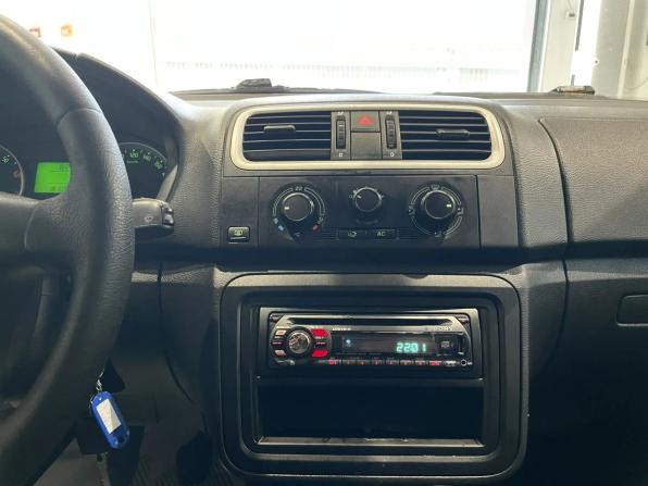 Skoda Fabia II с пробегом 2009 года, цена 419 000 рублей, 300000 км, универсал, Автокод Объявления