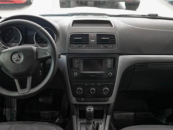 Skoda Yeti I Рестайлинг с пробегом 2017 года, цена 1 380 000 рублей, 107183 км, внедорожник, Автокод Объявления