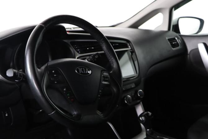 Kia Ceed II Рестайлинг с пробегом 2018 года, цена 1 599 990 рублей, 74670 км, хэтчбек, Автокод Объявления