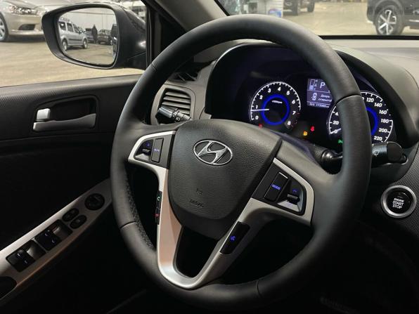 Hyundai Solaris I Рестайлинг с пробегом 2016 года, цена 1 040 000 рублей, 173625 км, седан, Автокод Объявления