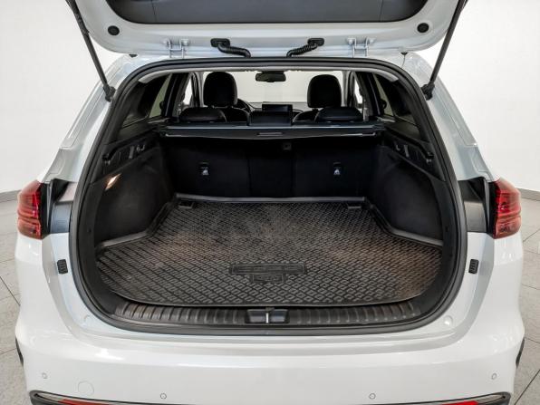 Kia Ceed III с пробегом 2021 года, цена 2 220 000 рублей, 63406 км, универсал, Автокод Объявления