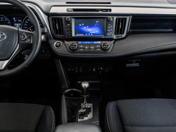 Toyota RAV4 IV (XA40) Рестайлинг с пробегом 2018 года, цена 2 249 000 рублей, 145587 км, внедорожник, Автокод Объявления