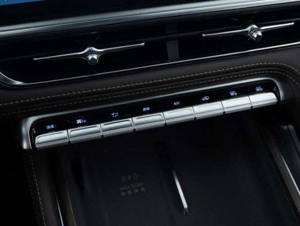 Geely Monjaro I Рестайлинг 2 с пробегом 2025 года, цена 4 298 055 рублей, 43 км, внедорожник, Автокод Объявления