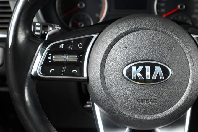 Kia Optima IV Рестайлинг с пробегом 2020 года, цена 2 159 000 рублей, 116000 км, седан, Автокод Объявления