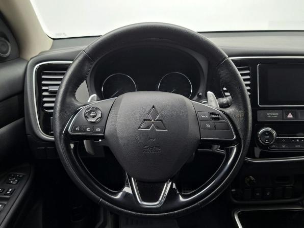 Mitsubishi Outlander III Рестайлинг 3 с пробегом 2018 года, цена 2 619 000 рублей, 107113 км, внедорожник, Автокод Объявления