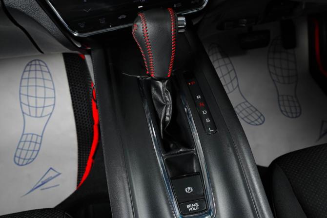 Honda Vezel I с пробегом 2014 года, цена 1 499 000 рублей, 117759 км, внедорожник, Автокод Объявления