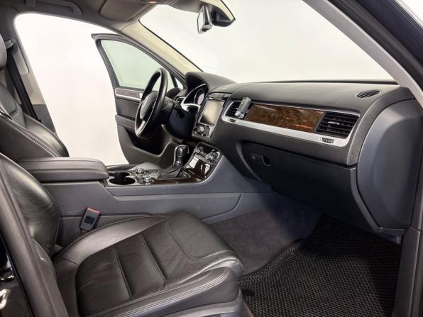 Volkswagen Touareg II Рестайлинг с пробегом 2014 года, цена 2 040 000 рублей, 347266 км, внедорожник, Автокод Объявления