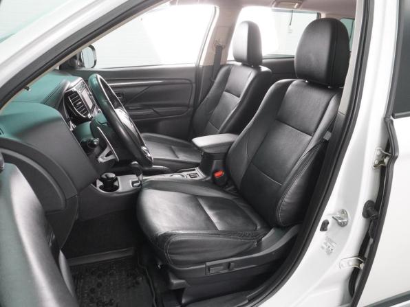 Mitsubishi Outlander III Рестайлинг 2 с пробегом 2015 года, цена 2 120 000 рублей, 97388 км, внедорожник, Автокод Объявления