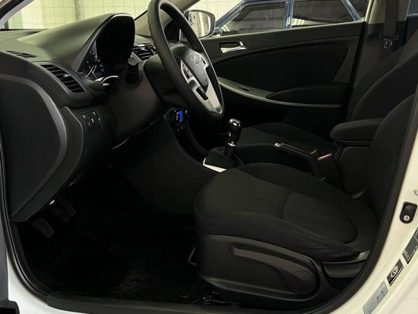 Hyundai Solaris I с пробегом 2013 года, цена 920 000 рублей, 163754 км, седан, Автокод Объявления