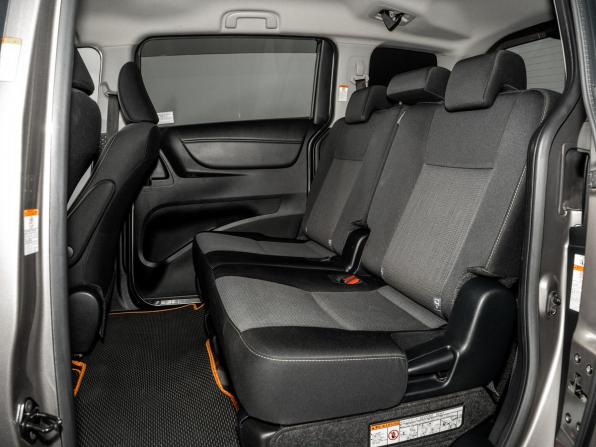 Toyota Sienta II Рестайлинг с пробегом 2021 года, цена 1 600 500 рублей, 36859 км, компактвэн, Автокод Объявления