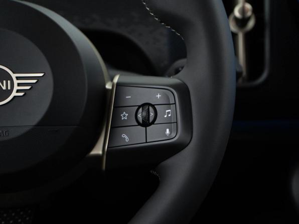 Mini Countryman III с пробегом 2024 года, цена 5 898 999 рублей, 1641 км, внедорожник, Автокод Объявления