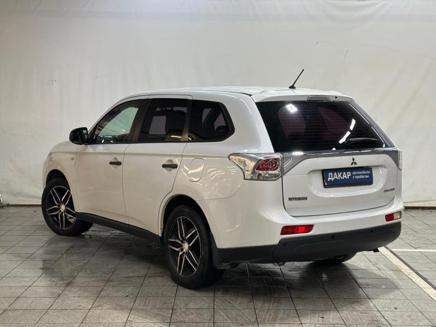 Mitsubishi Outlander III Рестайлинг Санкт-Петербург  - изображение 4
