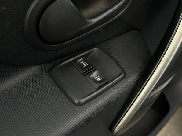 Renault Logan II Рестайлинг с пробегом 2021 года, цена 1 200 000 рублей, 61721 км, седан, Автокод Объявления