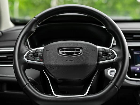 Geely Atlas Pro с пробегом 2023 года, цена 2 030 000 рублей, 59061 км, внедорожник, Автокод Объявления
