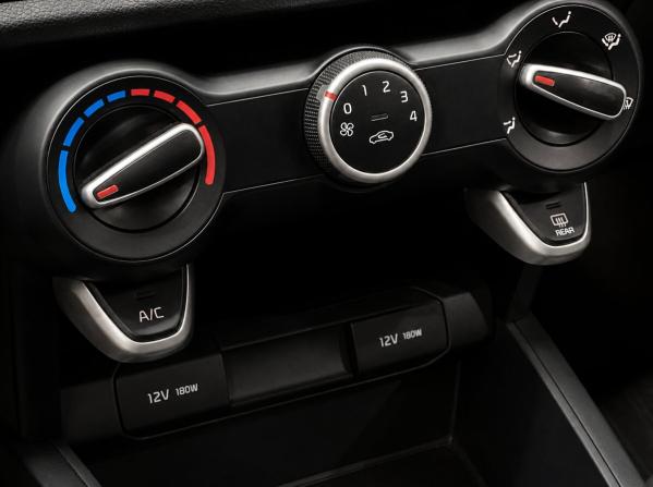 Kia Rio IV Рестайлинг с пробегом 2020 года, цена 1 250 000 рублей, 98200 км, седан, Автокод Объявления