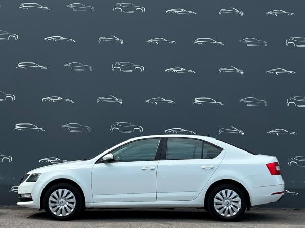 Skoda Octavia III (A7) Рестайлинг с пробегом 2018 года, цена 998 600 рублей, 324119 км, лифтбек, Автокод Объявления