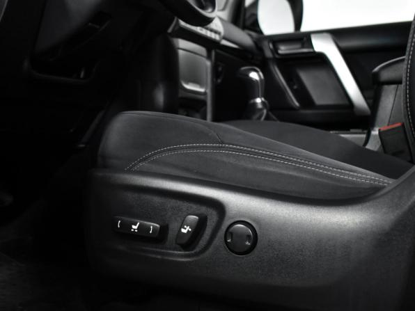 Toyota Land Cruiser Prado 150 Series Рестайлинг 2 с пробегом 2019 года, цена 4 485 000 рублей, 99609 км, внедорожник, Автокод Объявления