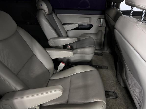 Kia Carnival III с пробегом 2017 года, цена 2 500 000 рублей, 61918 км, минивэн, Автокод Объявления