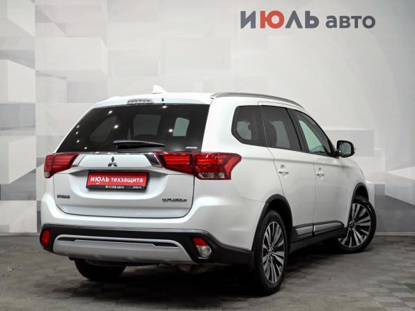 Mitsubishi Outlander III Рестайлинг 3 с пробегом 2018 года, цена 2 350 000 рублей, 141292 км, внедорожник, Автокод Объявления