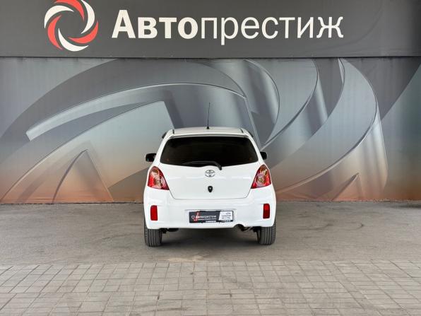 Toyota Yaris II с пробегом 2009 года, цена 640 000 рублей, 217025 км, хэтчбек, Автокод Объявления