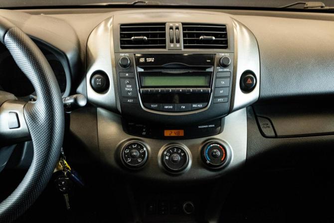 Toyota RAV4 III (XA30) Рестайлинг с пробегом 2011 года, цена 1 550 000 рублей, 176509 км, внедорожник, Автокод Объявления