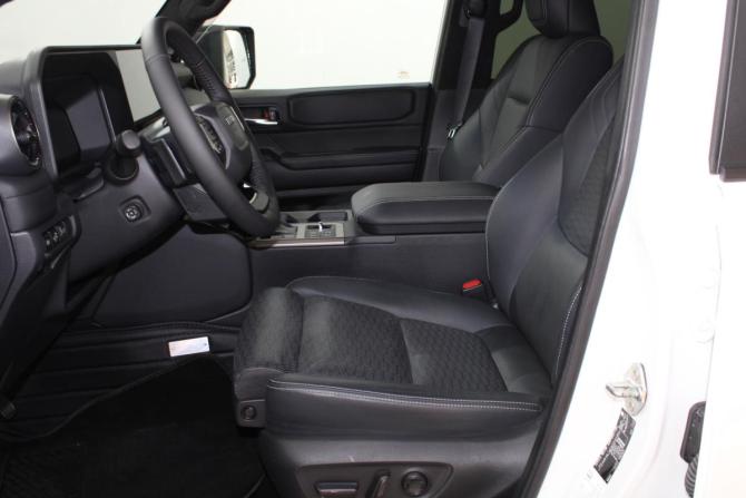 Toyota Land Cruiser Prado 250 Series с пробегом 2024 года, цена 13 600 000 рублей, 5940 км, внедорожник, Автокод Объявления