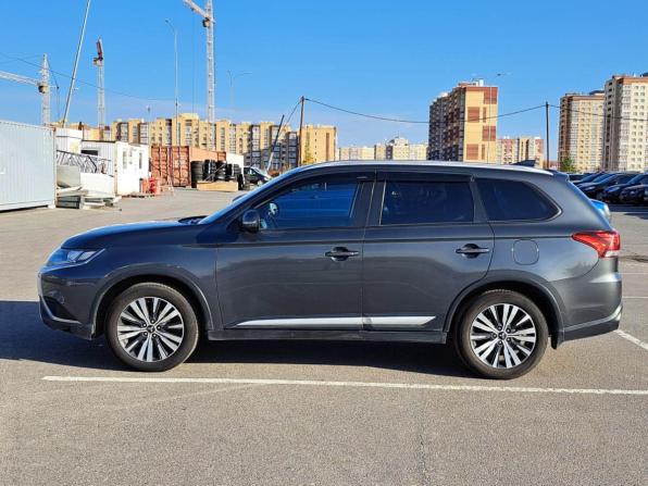 Mitsubishi Outlander III Рестайлинг 3 с пробегом 2019 года, цена 1 716 000 рублей, 282188 км, внедорожник, Автокод Объявления