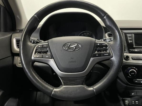 Hyundai Solaris II с пробегом 2017 года, цена 1 125 000 рублей, 144743 км, седан, Автокод Объявления