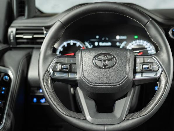 Toyota Land Cruiser 300 Series с пробегом 2021 года, цена 10 790 000 рублей, 55598 км, внедорожник, Автокод Объявления