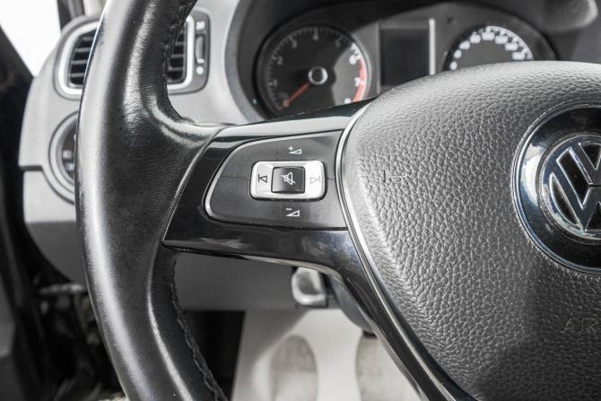Volkswagen Polo V Рестайлинг с пробегом 2015 года, цена 1 149 000 рублей, 207000 км, седан, Автокод Объявления