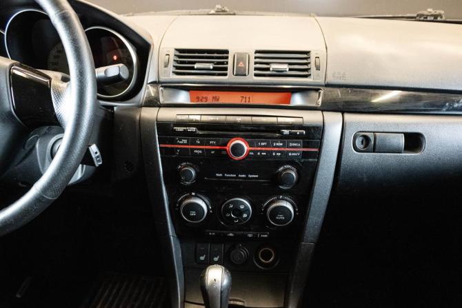 Mazda 3 I (BK) Рестайлинг с пробегом 2007 года, цена 590 000 рублей, 155810 км, седан, Автокод Объявления