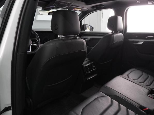 Volkswagen Touareg III с пробегом 2019 года, цена 4 104 000 рублей, 210918 км, внедорожник, Автокод Объявления