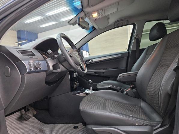 Opel Astra H Рестайлинг с пробегом 2010 года, цена 490 000 рублей, 169815 км, седан, Автокод Объявления