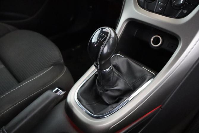 Opel Astra J с пробегом 2010 года, цена 539 000 рублей, 197000 км, хэтчбек, Автокод Объявления