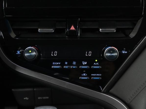 Toyota Camry VIII (XV70) Рестайлинг с пробегом 2021 года, цена 3 150 000 рублей, 51064 км, седан, Автокод Объявления