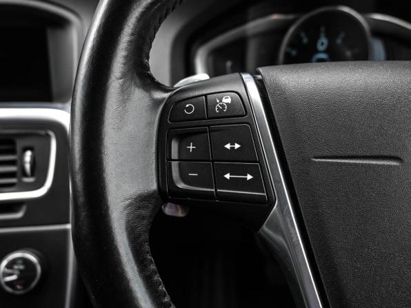 Volvo V60 I Рестайлинг с пробегом 2013 года, цена 1 378 000 рублей, 119227 км, универсал, Автокод Объявления