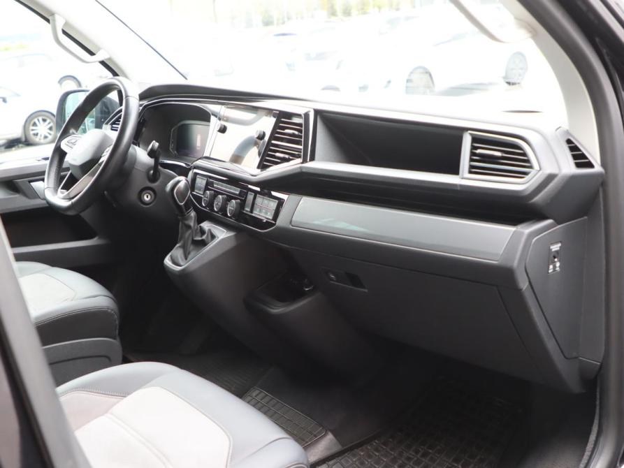 Volkswagen Multivan T6 Рестайлинг Санкт-Петербург  - изображение 12