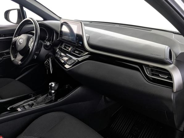 Toyota C-HR I с пробегом 2018 года, цена 1 970 000 рублей, 156834 км, внедорожник, Автокод Объявления