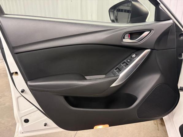 Mazda 6 III (GJ) Рестайлинг с пробегом 2015 года, цена 1 647 000 рублей, 216000 км, седан, Автокод Объявления